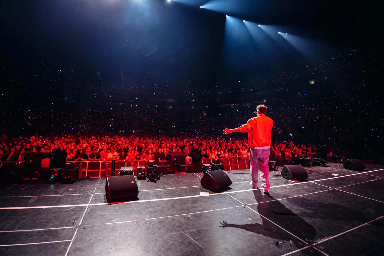 Lanxess Arena, Toni vor 20.000 Menschen